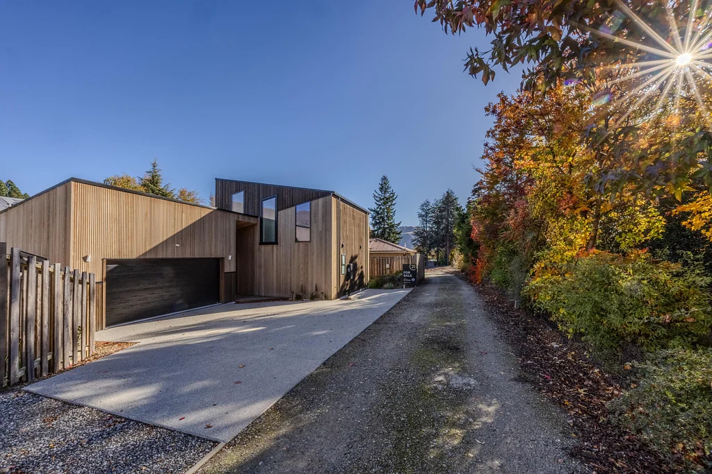 Wanaka 3 Bedroom Luxury Lock & Leave for Winter