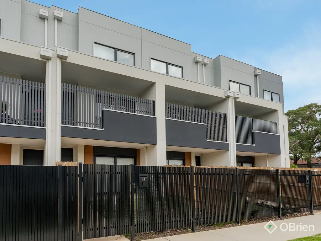 Stylish Brand-New Townhouse Offering Space, Comfort, and Convenience