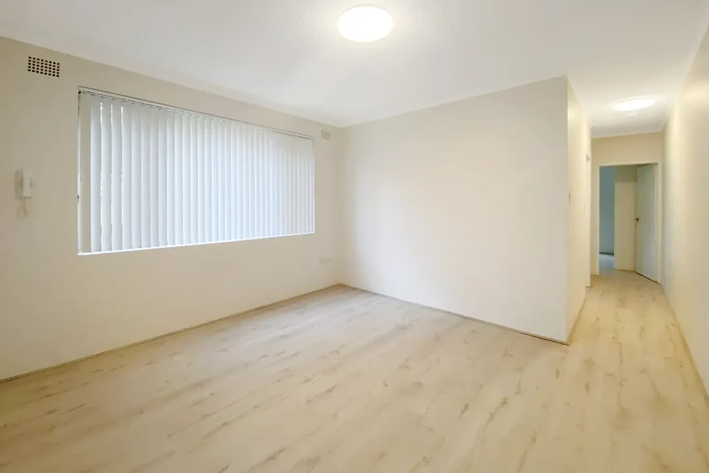 BRIGHT AND OPEN APARTMENT IN THE HEART OF RYDE