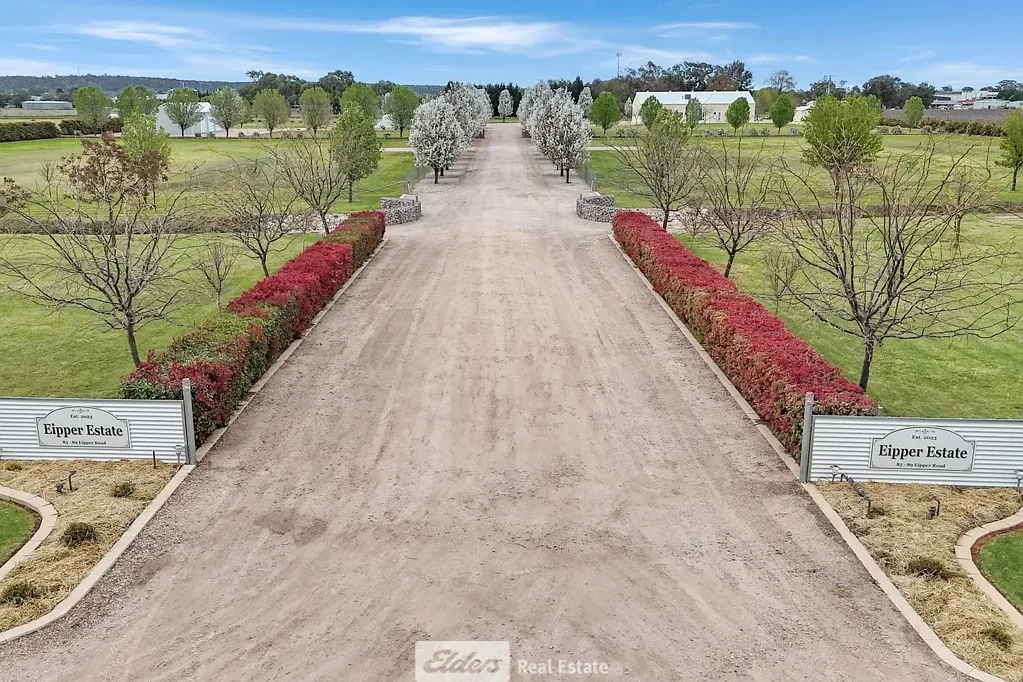 Yoogali 8,293m2 - Perfect size when 4,000m2 (approx. 1 acre), is not sufficient!