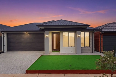 Tarneit 4房 4间卧室 | 3间浴室 | 2个停车位 | 约400平方米土地 4 Bedrooms | 3 Bathrooms | 2 Car Spaces | Approx. 400m² Land