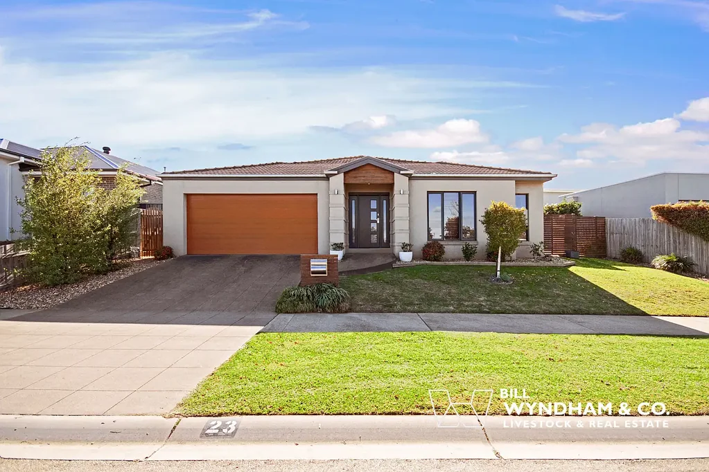 MODERN FAMILY LIVING IN PRIME EASTWOOD LOCATION