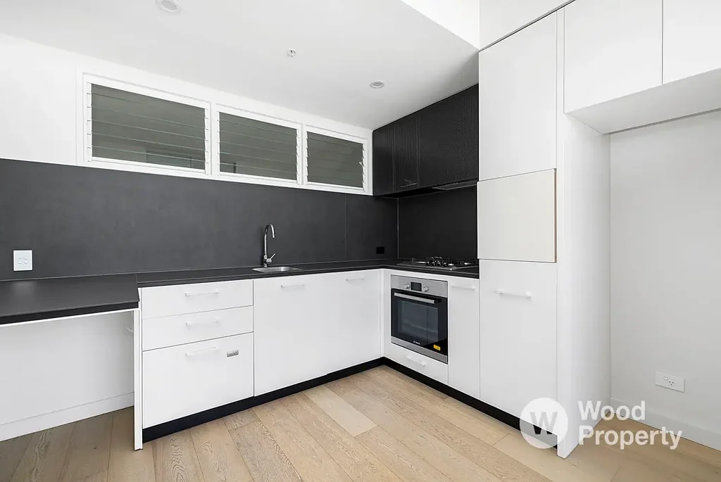 Stylish & Sunlit Apartment in the Heart of Richmond