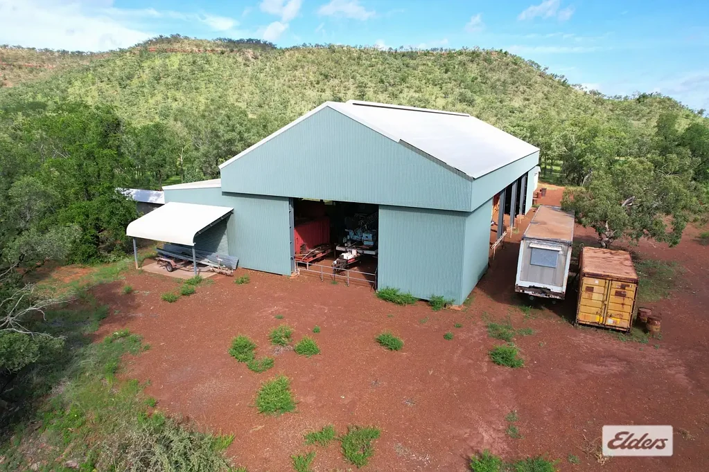 Timber Creek COMMERCIAL INDUSTRIAL LARGE SCALE SHED WITH ACCOMMODATION AND ABLUTION BLOCK. EQUIPPED WITH SERVICES. READY TO OPERATE.