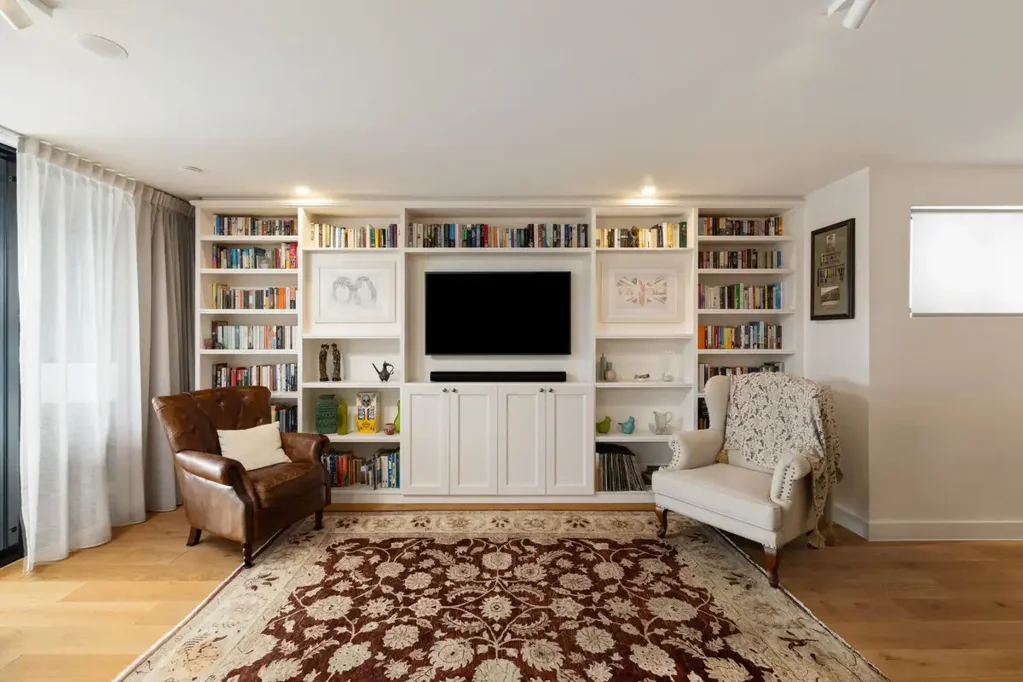 West End 3침실 For the discerning buyer seeking a prime position with no compromise on space or style , in a 100% owner occupied building