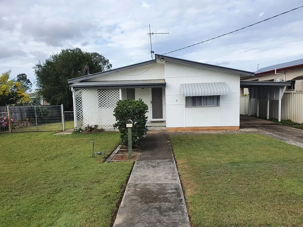Wauchope 3 Slaapkamer Charming 1960s Cottage with Renovation Potential in a Quiet Wauchope Location