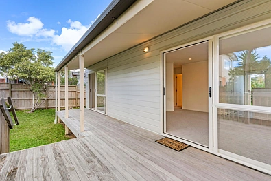 Peaceful Garden Retreat in a Prime Hillcrest Location