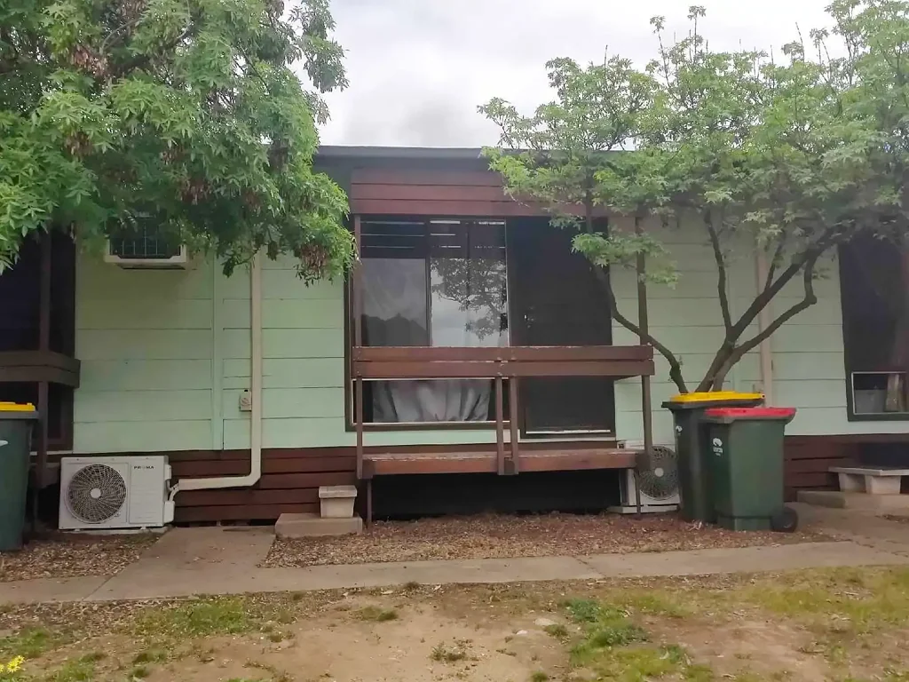 One bedroom unit in Wedderburn.