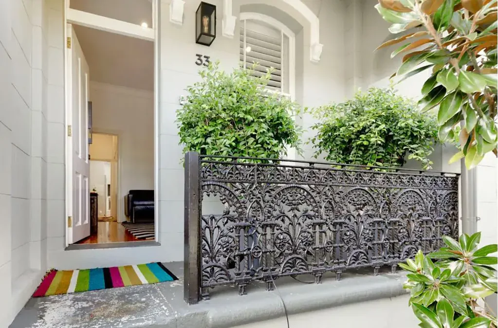 Renovated 2 bed semi with LUG via rear lane