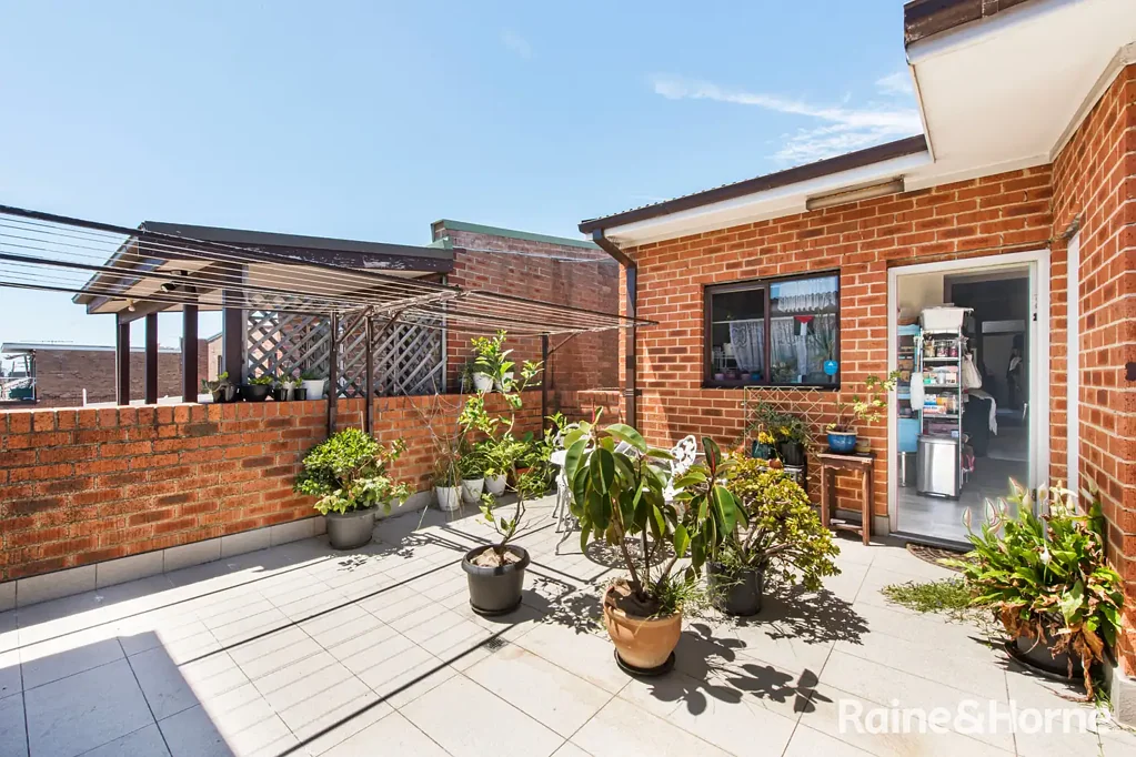 Two Bedroom apartment || Convenient inner west location
