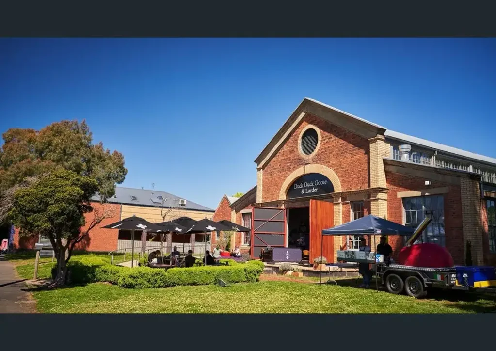 Kyneton 3058m2 facing wetland!