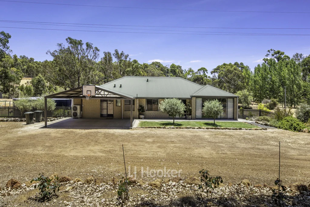Preston Settlement PREMIUM COUNTRY LIVING