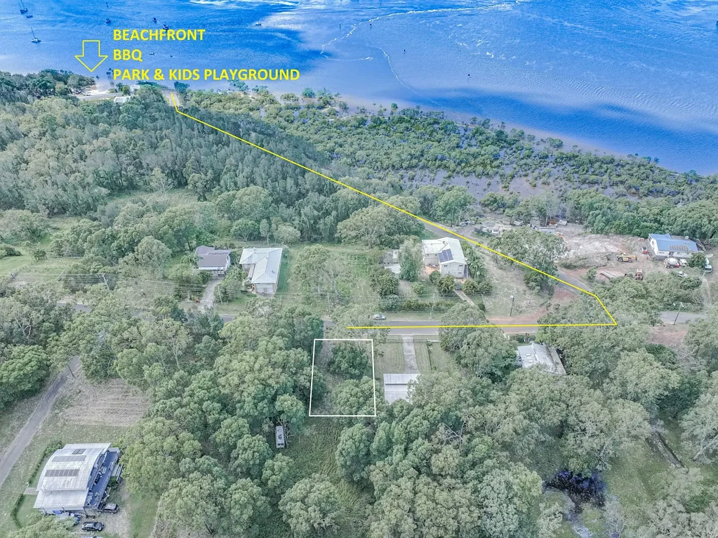 Russell Island 坐拥天堂 地理位置优越 靠近海滩和公园 高海拔景观开阔 可用公用事业 难得机会 机不可失 欢迎垂询！ Walk To The Beach $69,800