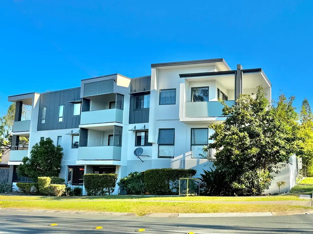 Logan Central 1Zimmer Modern 1-Bedroom Apartment in Boutique Complex – Ideal for Investment!