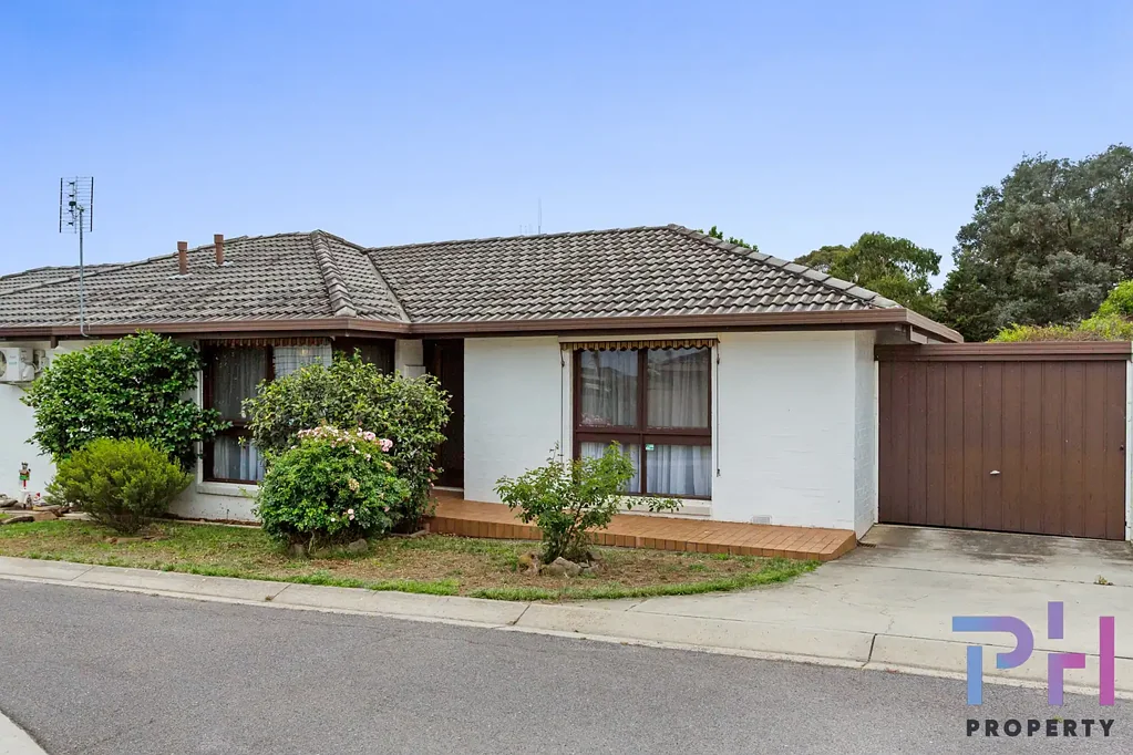 SPACIOUS TWO BEDROOM UNIT IN FLORA HILL