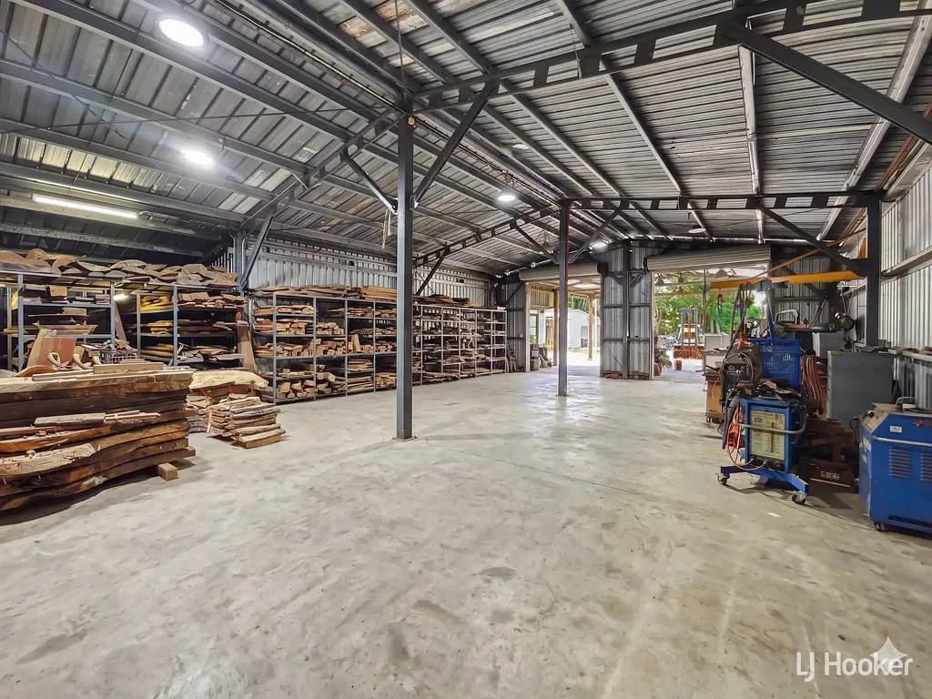 Yabulu 3房  The Ultimate Acreage Lifestyle Meets Commercial Capability