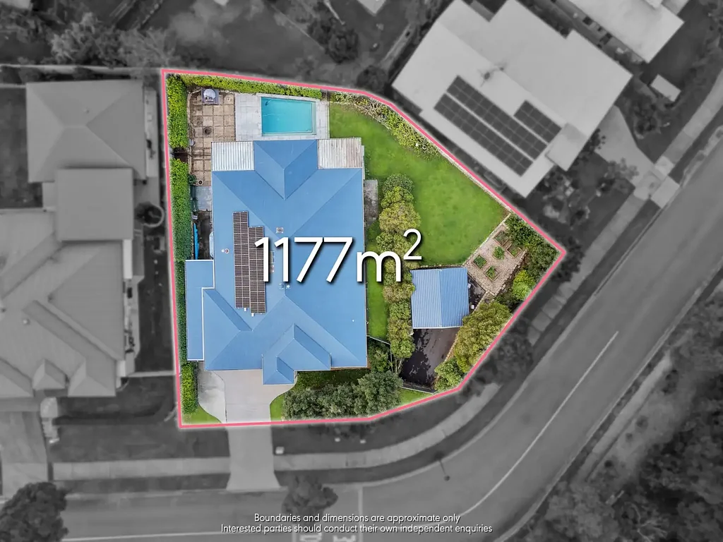 Augustine Heights 4房 1177平米罕见地块 精心维护20年 全新豪华地毯 四卧套房带矿物池 太阳能电池组 VACANT | MOVE IN READY | 1177SQM