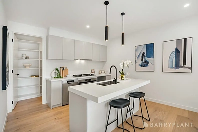 1/3 Ross Road, Croydon, VIC 3136, 4 slaapkamers, 2 badkamers, House