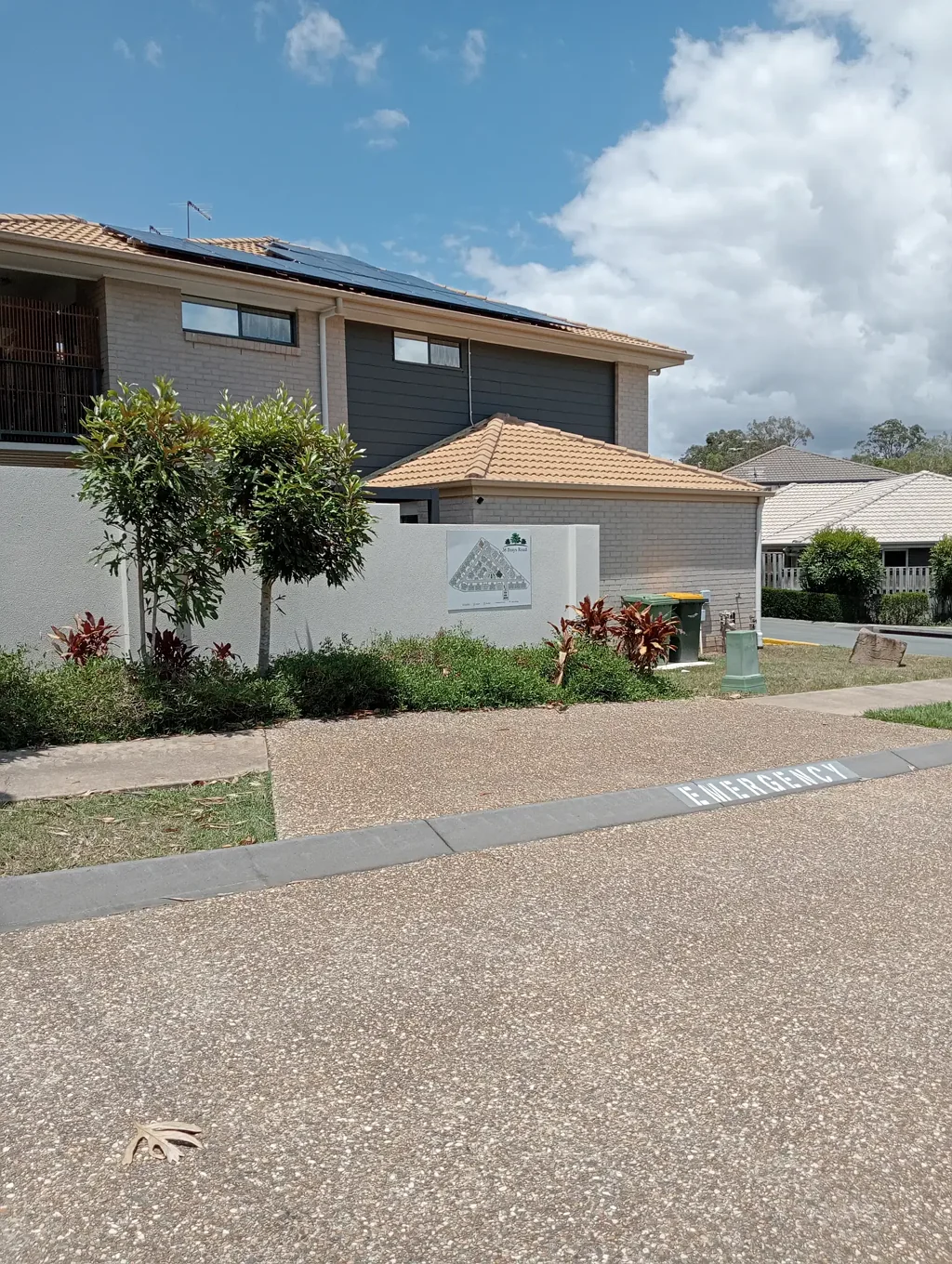 BREAK LEASE - LOVELY 3 BEDROOM TOWNHOUSE $550 Per week - Possibility of being available prior to 10th August