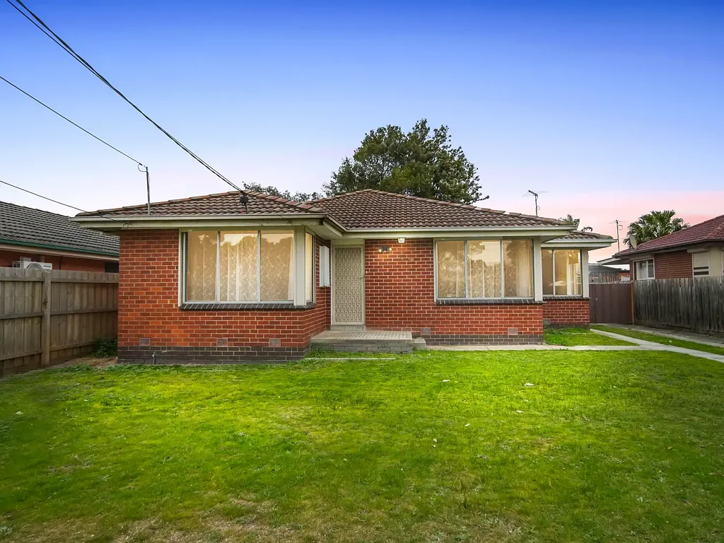 Dandenong North 3कमरा North-Facing Family Home in a Convenient Location