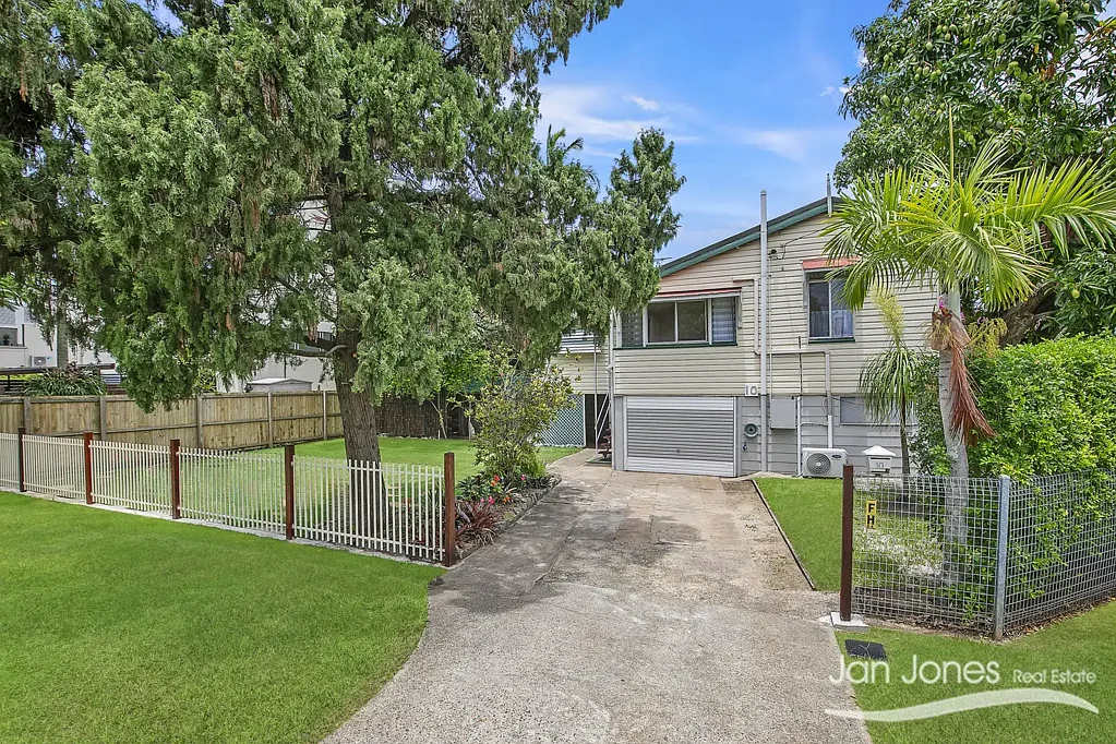 Scarborough 2Kwarto Beachside Queenslander - Bargain Buy! GREAT LOCATION