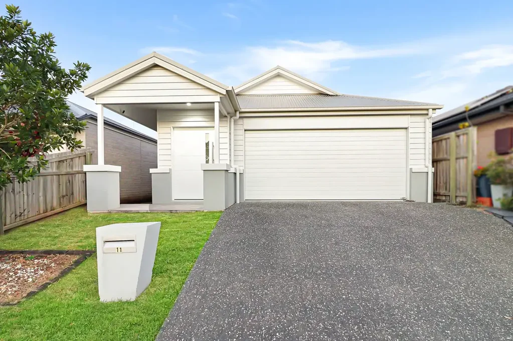 11 Smith Crescent, Mango Hill, QLD 4509