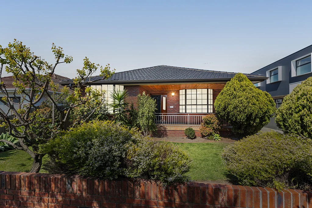 21 Corrigan Avenue, Brooklyn, VIC 3012