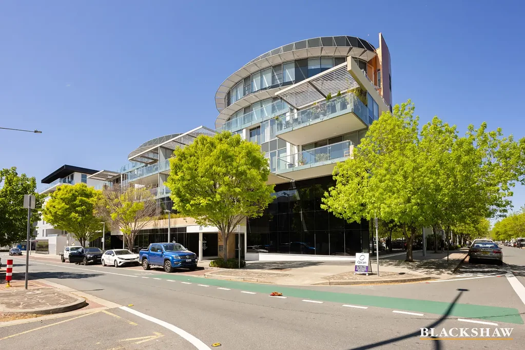 Luxury Penthouse In The Heart Of Kingston