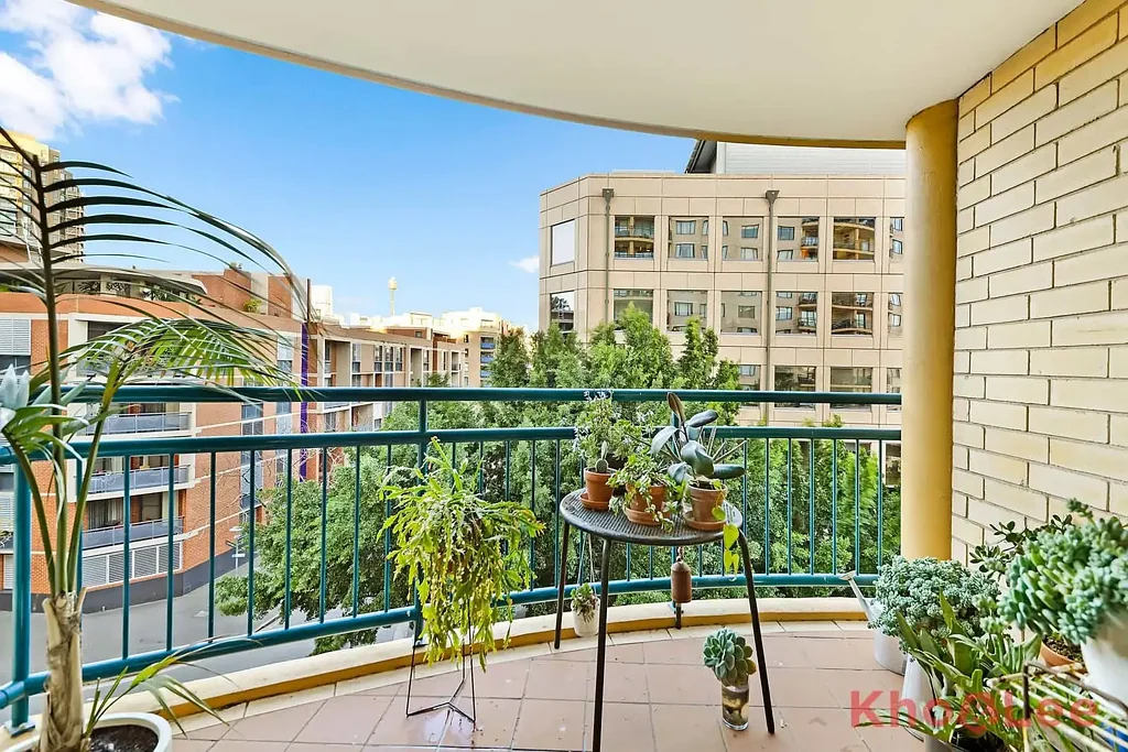 Pyrmont 2房  East-Facing Apartment with Oversized 30sqm Car Space