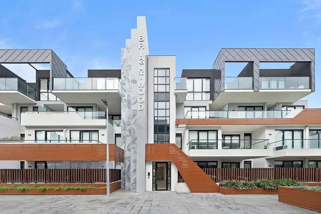 Modern 2-Bedroom Apartment for Lease - Prime Clayton Location