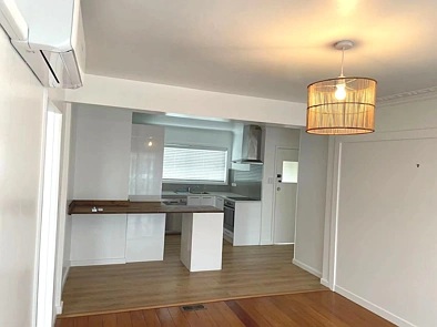 Three bedrooms with 1 barthroom.