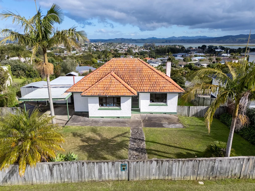 Onerahi 3房  Owner has moved - endless potential