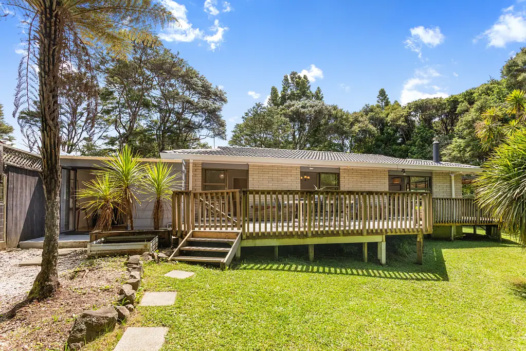 2/6 Sonnenberg Way, Titirangi, Waitakere City, Auckland