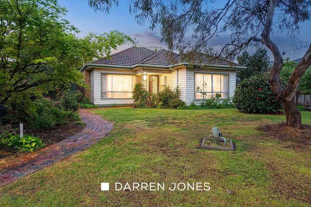 291 Greenwood Drive, Watsonia, VIC 3087