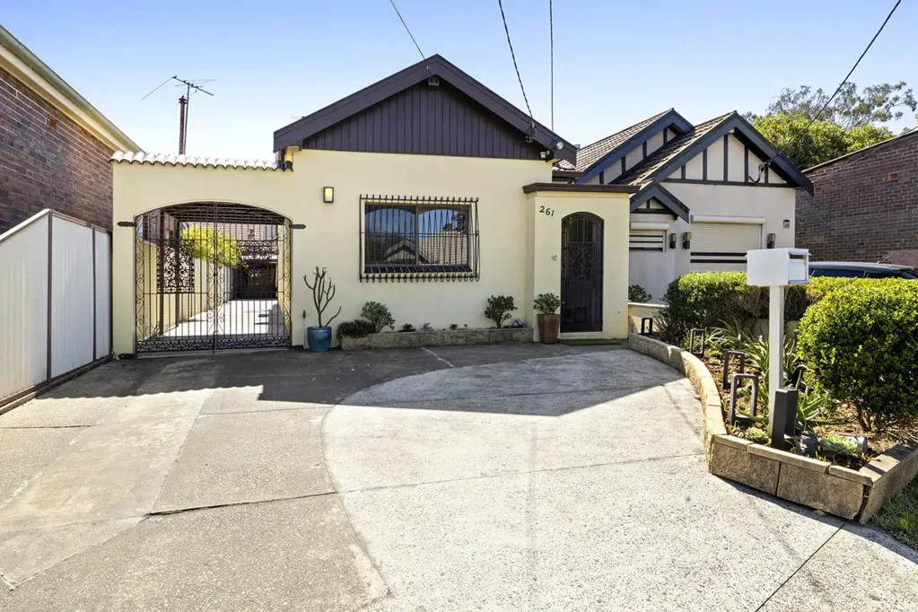 Croydon Park 2ਬੈੱਡਰੂਮ Updated Freestanding Cottage with North-Facing Entertainer’s Backyard