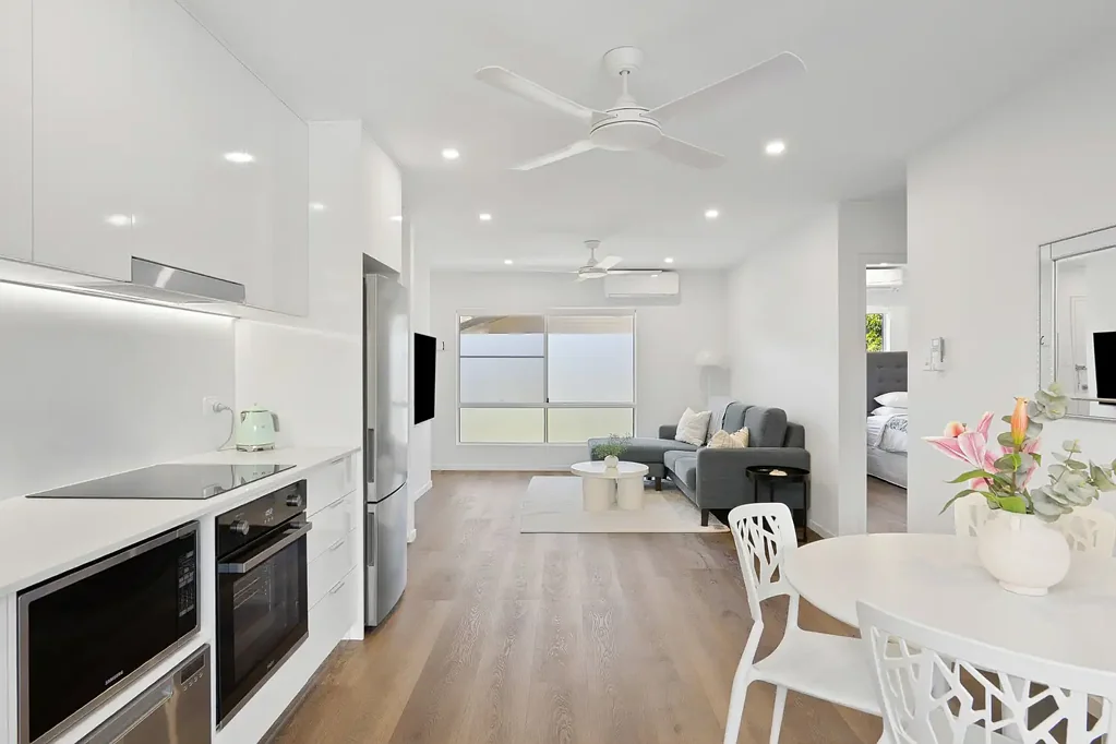 Smithfield 2Kwarto Light-filled, low-maintenance living at Pinnacle Apartments