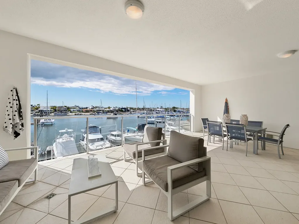 Minyama 3침실 North Facing Waterfront Living at the Centre of it All