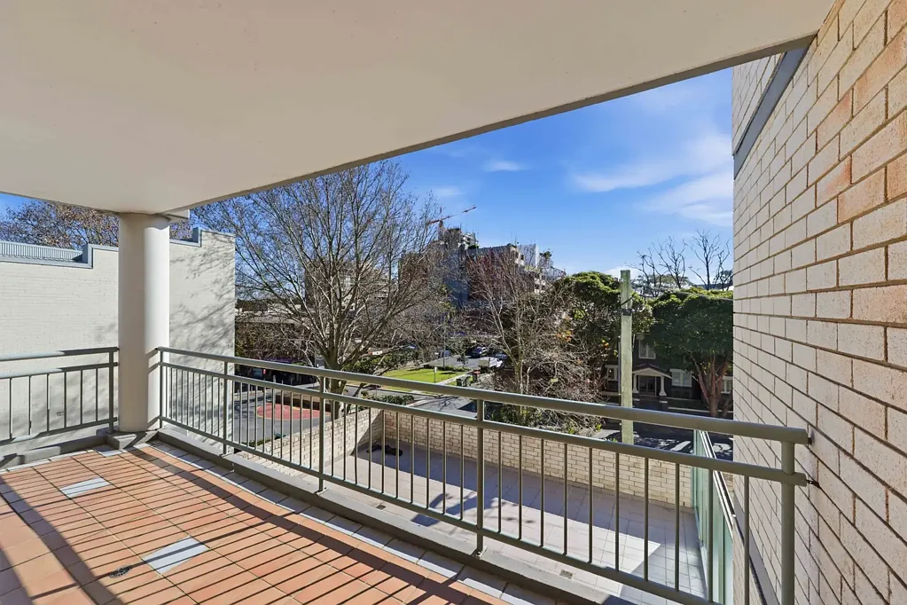 Kingsford 2房 Kingsford 黄金地段时尚朝北朝西公寓 Stylish North and West-Facing Apartment in a Prime Kingsford Location