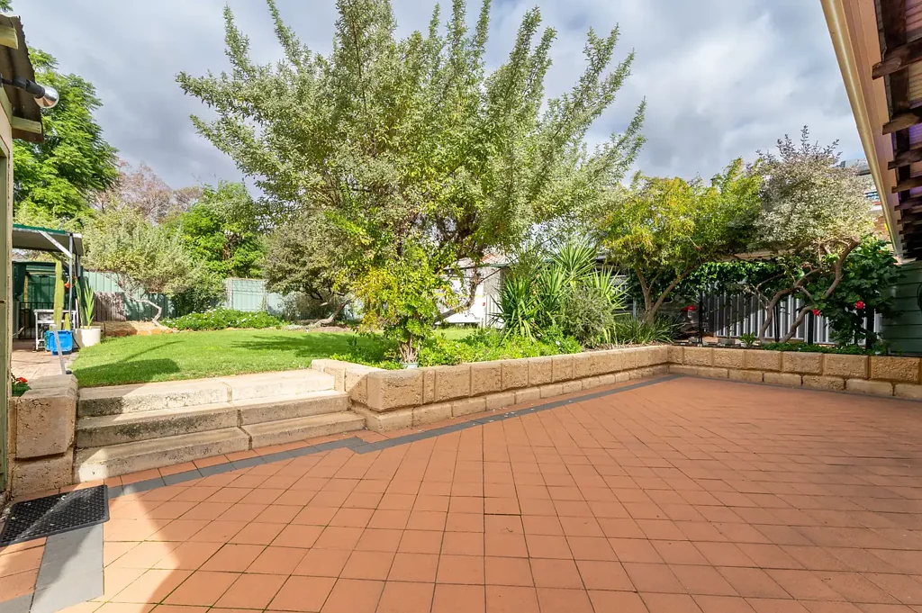 Northam 3 Bedroom Charming Family Retreat in Prime Northam Location !!