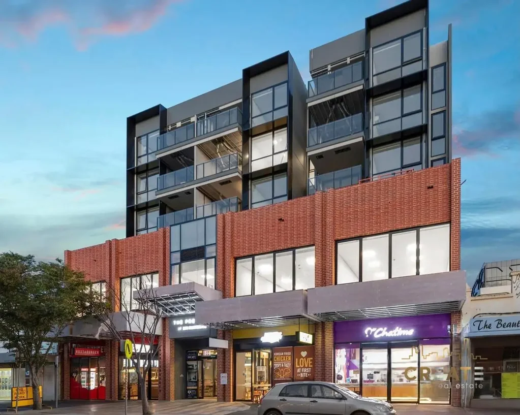 MORDERN LUXURY IN THE HEART OF SUNSHINE