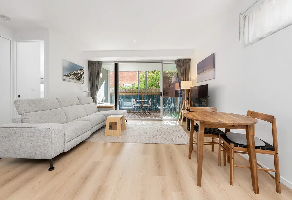 Port Melbourne 2chambre Contemporary Coastal Living in the Heart of Port Melbourne