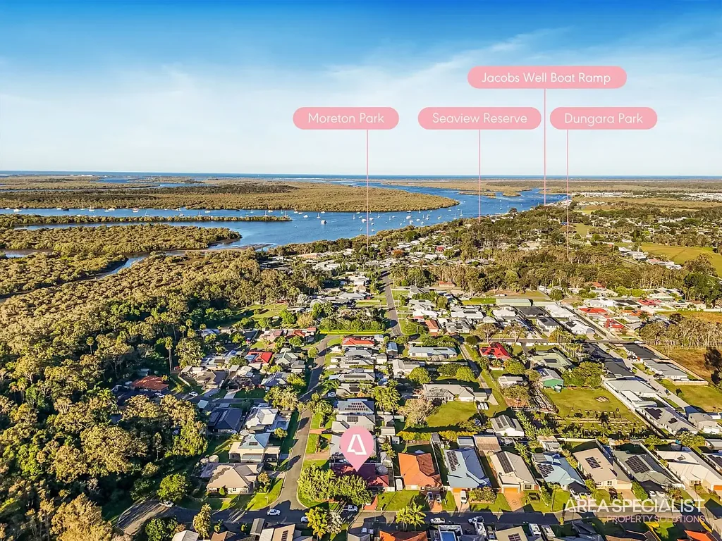 Jacobs Well 4房  Triple Garage, Side Access, Corner Block & Seaside Location | Renovate, Refresh or Enjoy