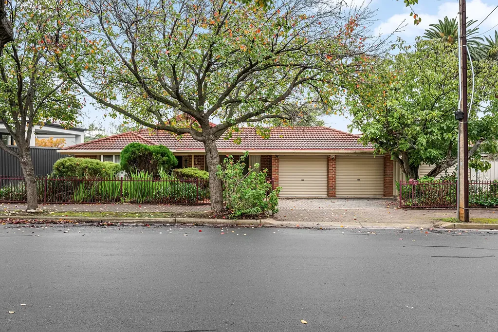 Kensington Gardens 4房  SPACIOUS FAMILY LIVING WITH EXCEPTIONAL PARKING OPTIONS AND ENDLESS POTENTIAL