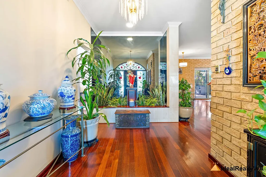 Bull Creek 5ਬੈੱਡਰੂਮ STUNNING DOUBLE STOREY AND HIGH END in Oberthur Primary Zone