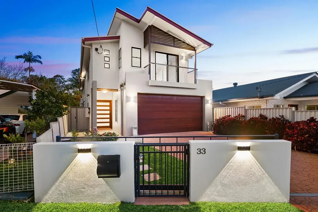 Kuraby 4ਬੈੱਡਰੂਮ Fully Renovated Family Haven with Balinese-Inspired Outdoor Living