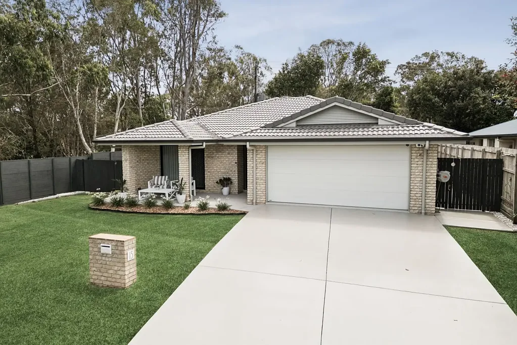 Thornlands 4침실 Modern Family Living with Space, Style and Convenience