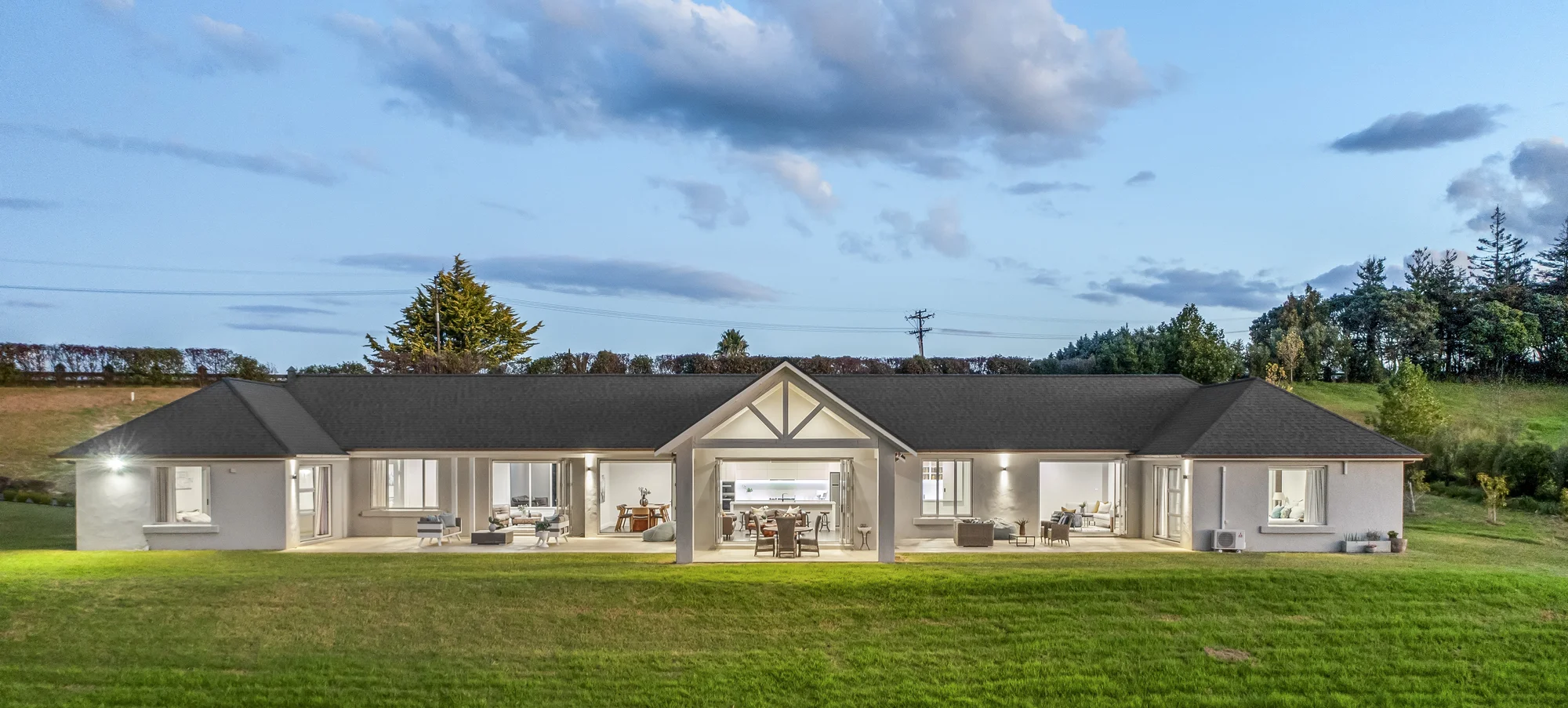 Okura 6 Slaapkamer Country Charm, Steps to Shops, with Dual-Living Flexibility