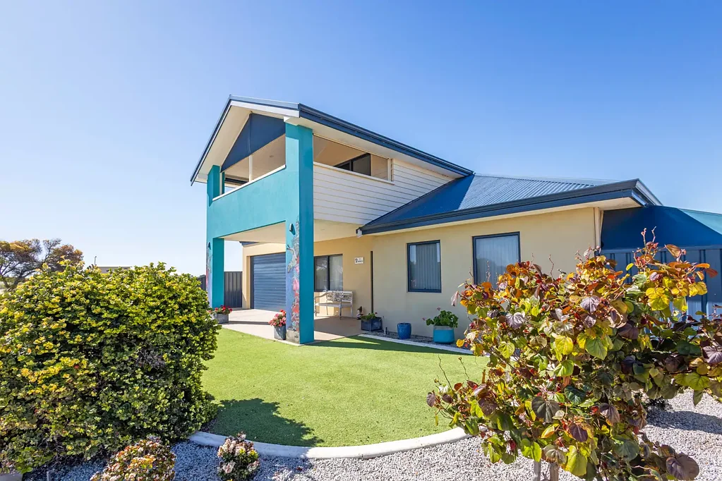 Jurien Bay 4房  Beachside Bliss - Ocean Views, Modern Comfort & Thoughtful Design