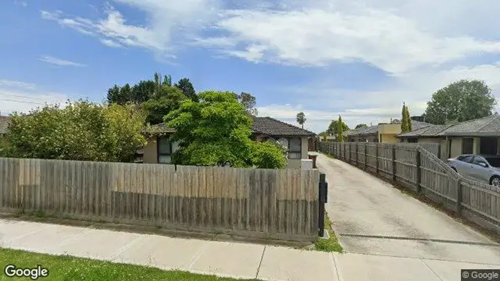 Modern 3-Bedroom Unit in Prime Cranbourne Location