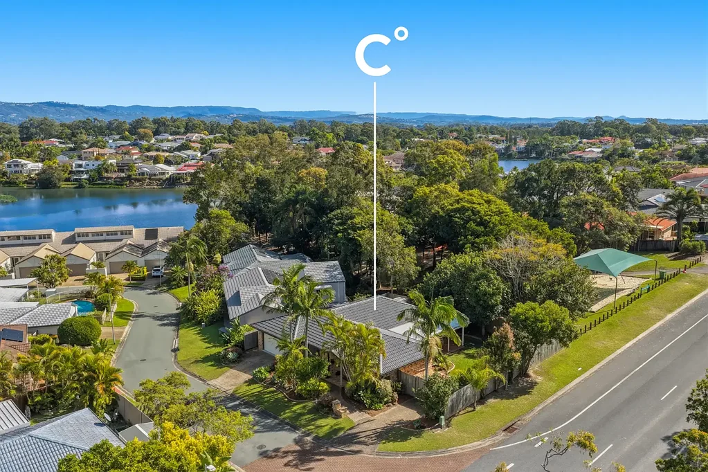 Robina 3બેડરૂમ A Charming Family Home on a Peaceful Corner Block